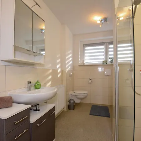 Henry Apartment *