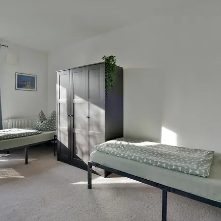 Henry Apartment
